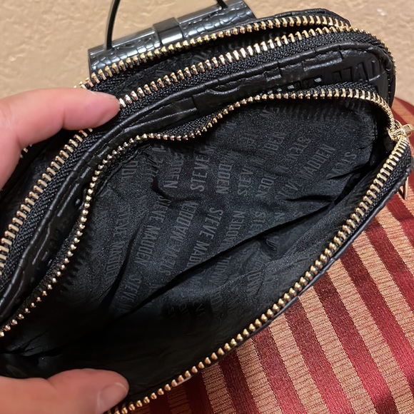 NEW STEVE MADDEN Black Zip Around Wrist-Wallet or SMALL HAND BAG - Picture 7 of 10